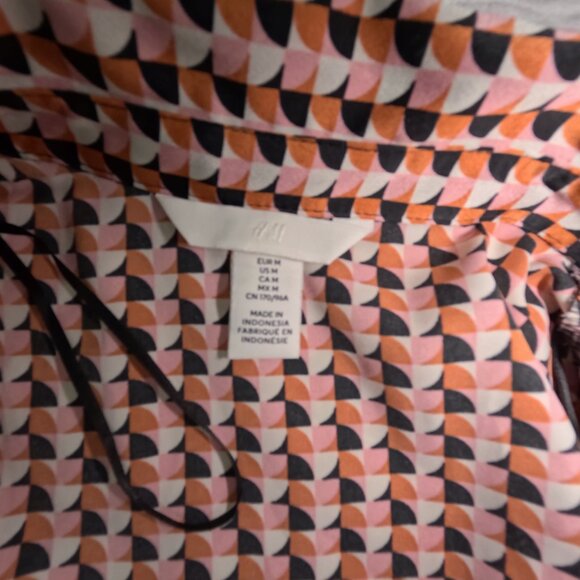 H&M Geometric Print Colorful Wrap Dress Size Medium - Picture 3 of 4